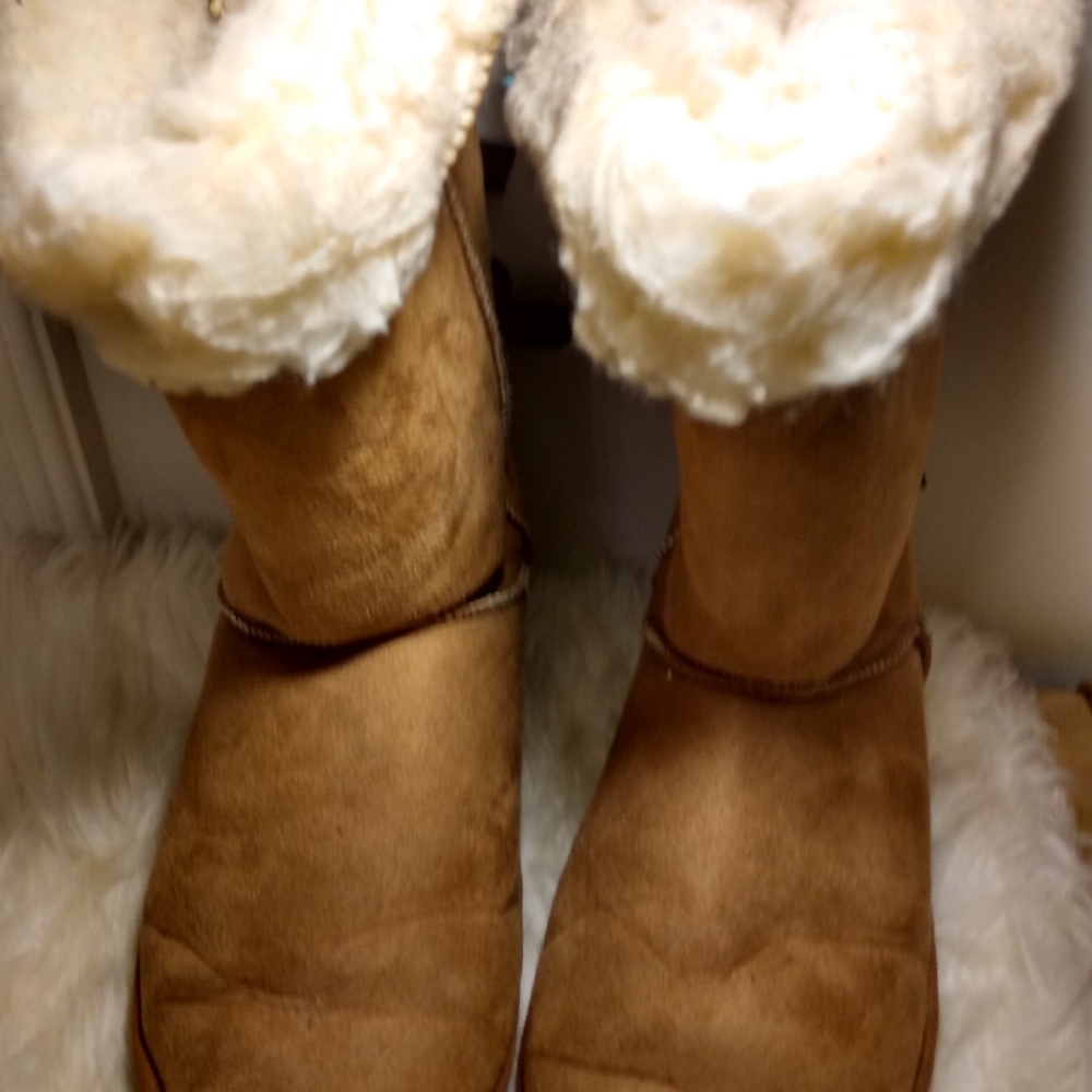 Boots - Picture 6 of 11
